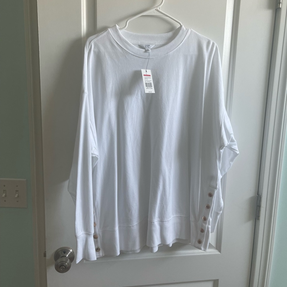 NWT Crown & Ivy White Button Top